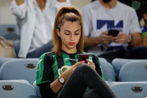 Δεν χάνει...
