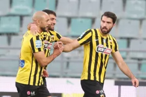 Πανηγυρικό το κλίμα στα αποδυτήρια μετά το διπλό στον Βόλο