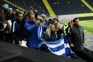 Έλληνες οπαδοί στην προπόνηση! 