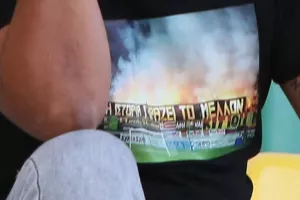 Φανέλα με... κερκίδα!