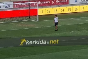 Ο Ματ... γύρο του γηπέδου!