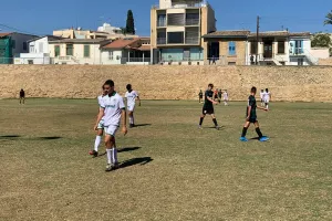 ΔΙΠΛΟ για Ομόνοια