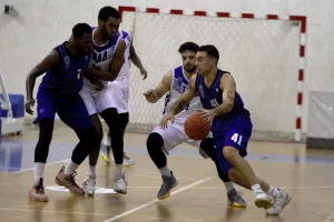 "Απόδραση" μέσω παράτασης η "Κυρία"! (φώτος)