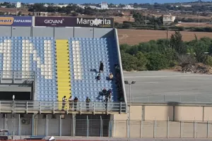 Στην άκρη για σκιά! (φώτος)
