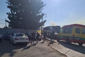 (Φώτος/βίντεο) Άφιξη και ΧΑΜΟΣ από τους ΑΕΛίστες! 