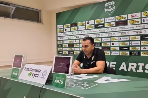 Σωφρόνης: "Ο κόσμος στα δύσκολα είναι μαζί μας-Αλλάζουν τ' αποδυτήρια γινόμαστε οικογένεια"
