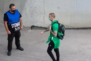 Xαμόγελο στον Steward 