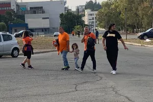 Παίρνει... γαλαζοκίτρινο χρώμα το ΜΑΚ! (φώτος)