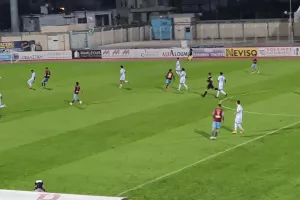 Μπαλάρα... αλλά αγχωτική νίκη για ΕΝΠ
