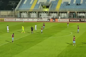 Μπαλάρα... αλλά αγχωτική νίκη για ΕΝΠ