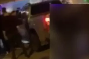 (BINTEO) Mπήκε με το 4×4 σε μπαρ για να μη δώσει safepass!!!