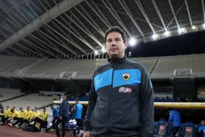 Ξενύχτι μετά το ντεμπούτο του στην ΑΕΚ