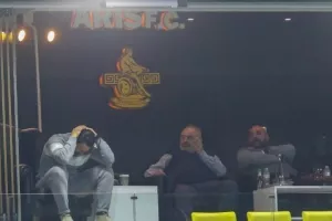 Η... απελπισία του Καρυπίδη στη σουίτα (φώτος)