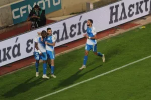 Σεντερ-φορίσια "απόδραση" από το ΓΣΠ με μπαλάρα ο Απόλλωνας! (φώτος)