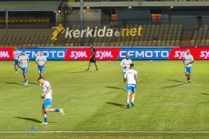 Η εντεκάδα του Απόλλωνα/Μια αλλαγή