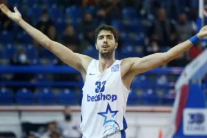 Γράφει ιστορία ο Χουγκάζ