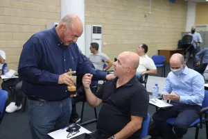 Τα... καλαμάκια του Καραπατάκη!