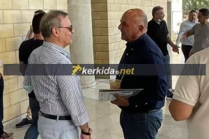 Τετ-α-τετ Πετρίδης- Καραπατάκης με φόντο... 22/11