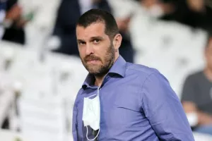 Επιμένει για παραίτηση από τη Λίγκα