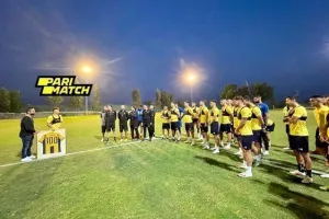 Η ΑΕΛ τίμησε τον 100αρη της! (φώτος)