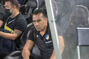 Πεισμωμένος...