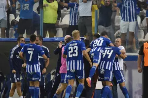 Τα προβλήματα... βγάζουν εντεκάδα