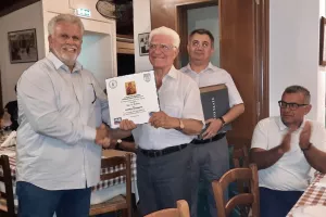 Συγκινητική στιγμή: Η φανέλα "13" του Απόλλωνα εις μνήμη του Γρηγόρη (φώτος)