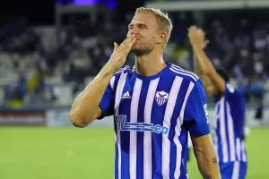 Το ΑΠΟΕΛ προηγήθηκε, η Ανόρθωση το γύρισε με Αρτυματά (φώτος)