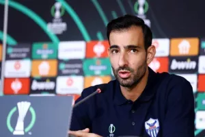 "Ήρθε η ώρα να κερδίσουμε/ Αν αγωνιστούμε όπως στο τελευταίο παιχνίδι..."
