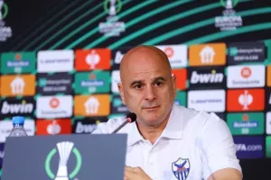 "Ήρθε η ώρα να κερδίσουμε/ Αν αγωνιστούμε όπως στο τελευταίο παιχνίδι..."