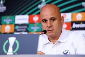 "Ήρθε η ώρα να κερδίσουμε/ Αν αγωνιστούμε όπως στο τελευταίο παιχνίδι..."