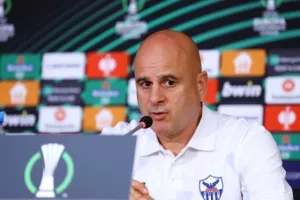 "Ήρθε η ώρα να κερδίσουμε/ Αν αγωνιστούμε όπως στο τελευταίο παιχνίδι..."