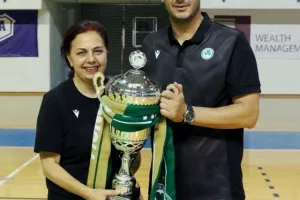 "Πράσινη" η πρώτη κούπα της χρονιάς! (φώτος)