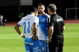 Επέστρεψε στις νίκες, "έπιασε" κορυφή και... περιμένει! (Φώτος)