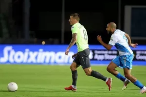 Επέστρεψε στις νίκες, "έπιασε" κορυφή και... περιμένει! (Φώτος)