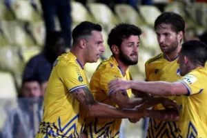 "Ήρωας" ξανά ο Σόουζα, άλμα το ΑΠΟΕΛ! (φώτος)
