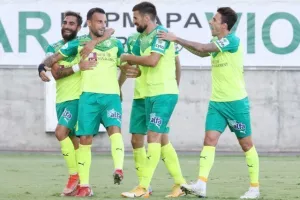 Επιβλητικά… πρώτη! (φώτος)