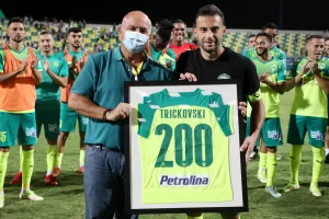 Αποθέωση και τιμές στον 200άρη Τρίσκο (φώτος)