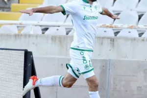 "Ξεκόλλησε" με "Τσέπο" και... ξέσπασε! (φώτος)