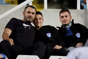 ΦΩΤΟΡΕΠΟΡΤΑΖ από τoν κόσμο στο ΓΣΠ...