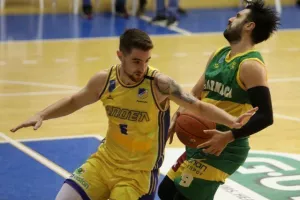 Πήρε το ντέρμπι κόντρα στο ΑΠΟΕΛ η ΑΕΚ! (φώτος)