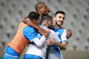 Σεντερ-φορίσια "απόδραση" από το ΓΣΠ με μπαλάρα ο Απόλλωνας! (φώτος)