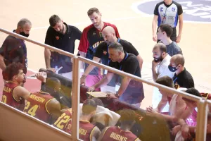 Aνατροπή και διπλό μέσα στο Στρόβολο η ΑΕΚ! 