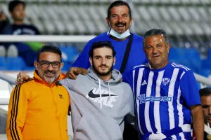ΦΩΤΟΡΕΠΟΡΤΑΖ από τoν κόσμο στο ΓΣΠ...