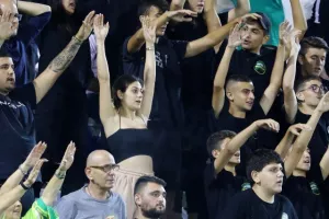 Θριαμβεύτρια με "Τρίσκο" - Ματ και… κορυφή! (Φώτος)
