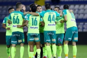 Θριαμβεύτρια με "Τρίσκο" - Ματ και… κορυφή! (Φώτος)