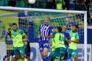 Θριαμβεύτρια με "Τρίσκο" - Ματ και… κορυφή! (Φώτος)