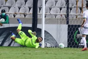 Άντεξε... ένα ημίχρονο/ Ήττα με τεσσάρα από Καραμπάχ (Φώτος)