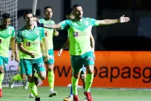 Η ασταμάτητη ΑΕΚ έβαλε τεσσάρα στον Απόλλωνα! (φώτος)