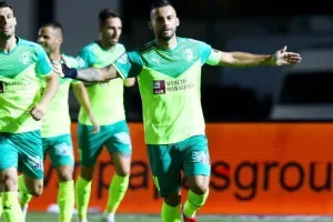 Η ασταμάτητη ΑΕΚ έβαλε τεσσάρα στον Απόλλωνα! (φώτος)